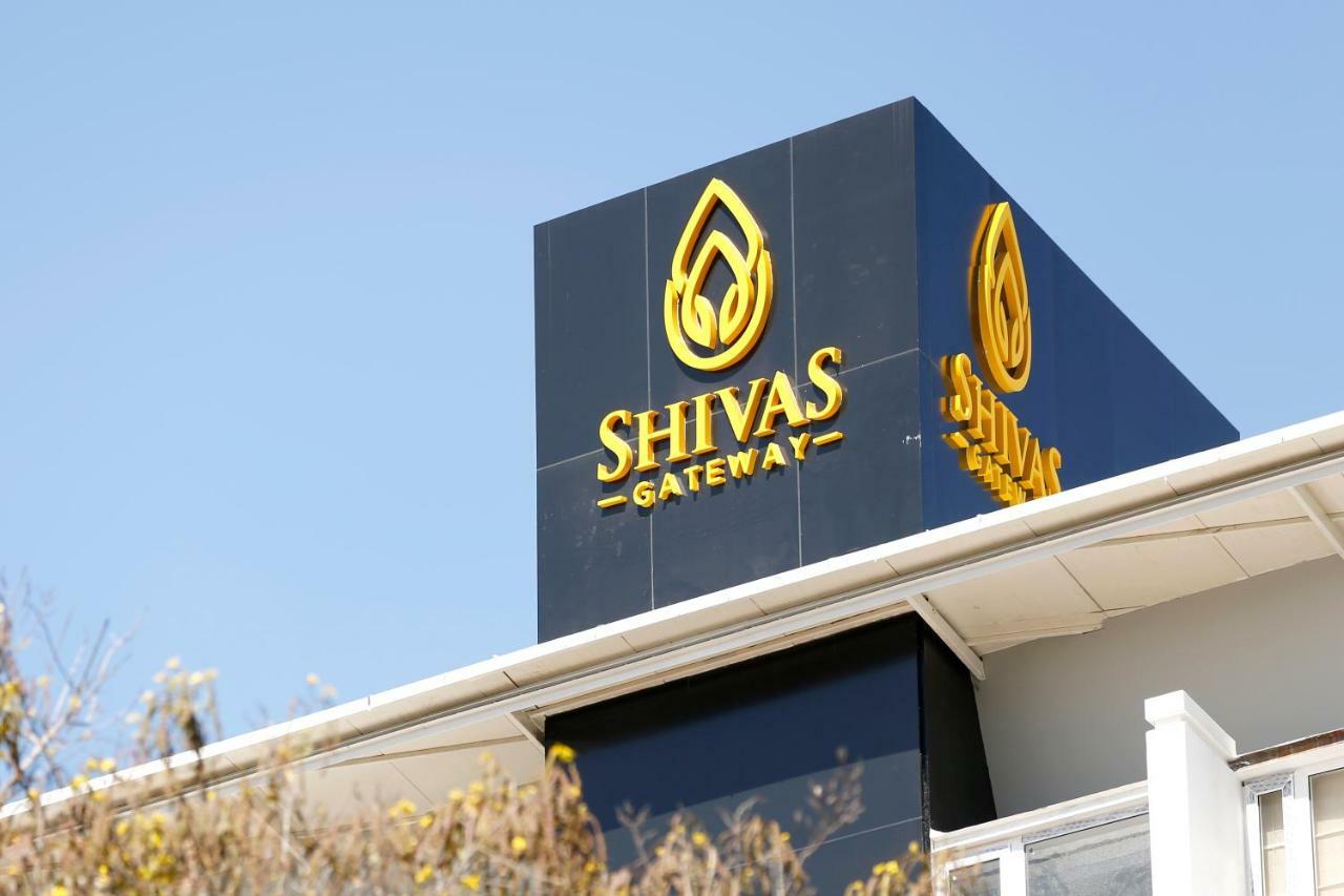 Готель Shivas Gateway Devanahalli Екстер'єр фото